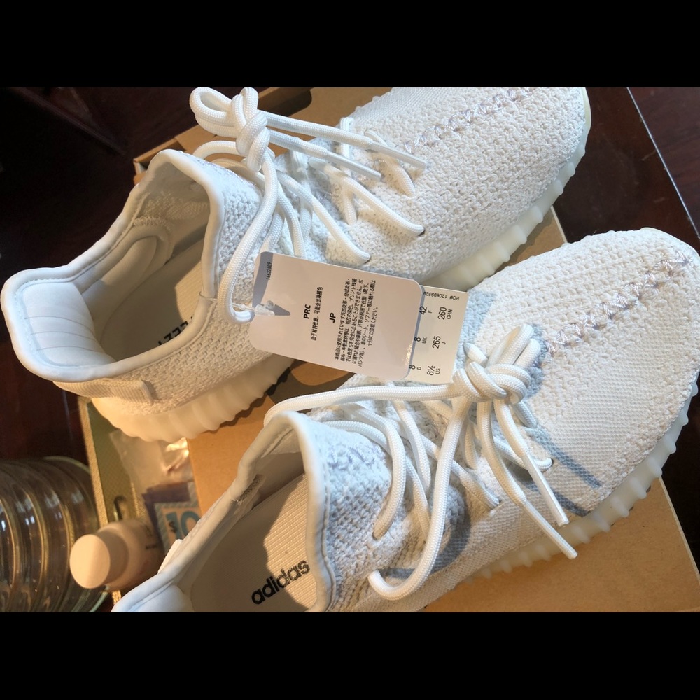 YEEZY BOOST 350 V2